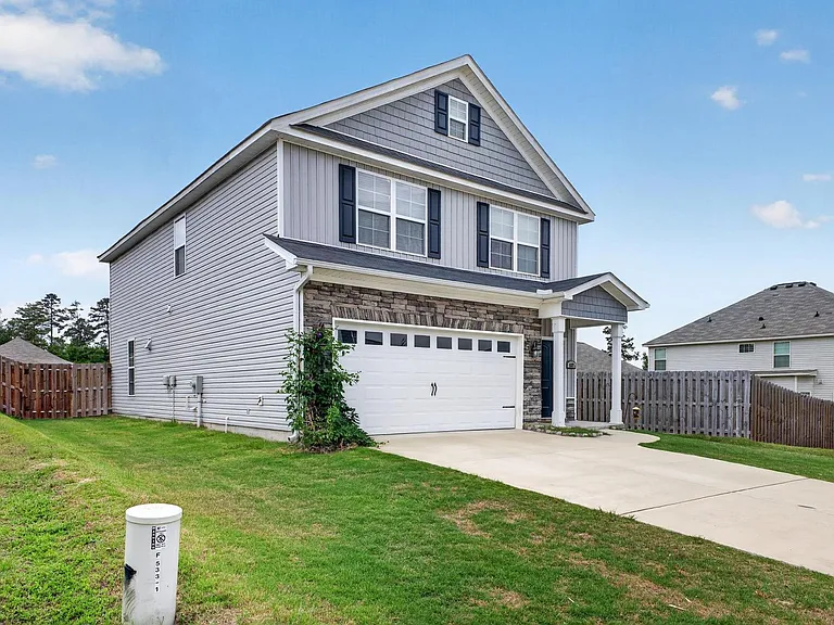 537 Jensen Ln — Photo 2