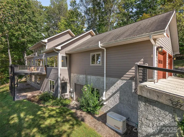 225 Eastmoor Dr, Asheville, NC 28805
