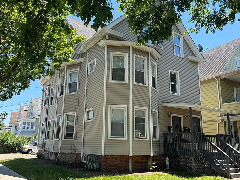 239 Clinton Ave #2