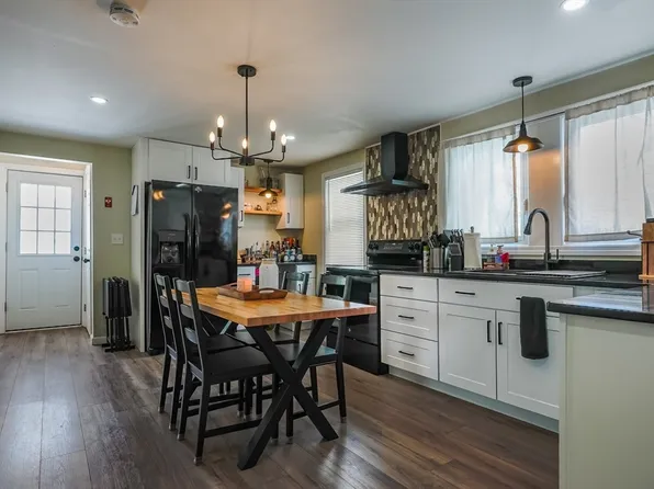 87 Adams St, New Bedford, MA 02746