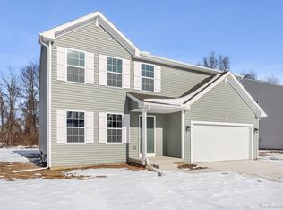 8060 Moonlight Creek Ln, Fowlerville, MI 48836
