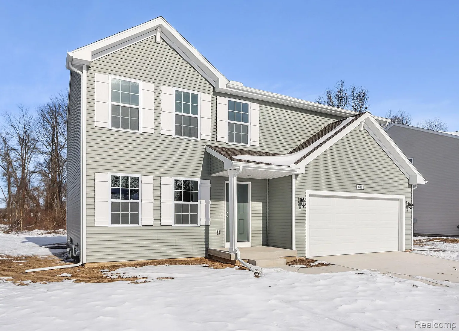 151 Woodland Way photo 1