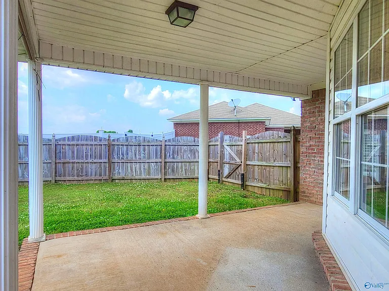 241 Misty Cove Ct — Photo 17