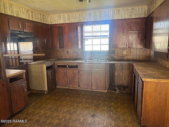 5th image of 729 Cecile Blvd