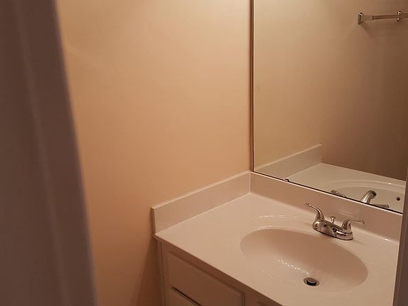 1st level: Half bath