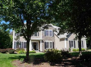 28 Knollwood Dr, Ballston Lake, NY 12019