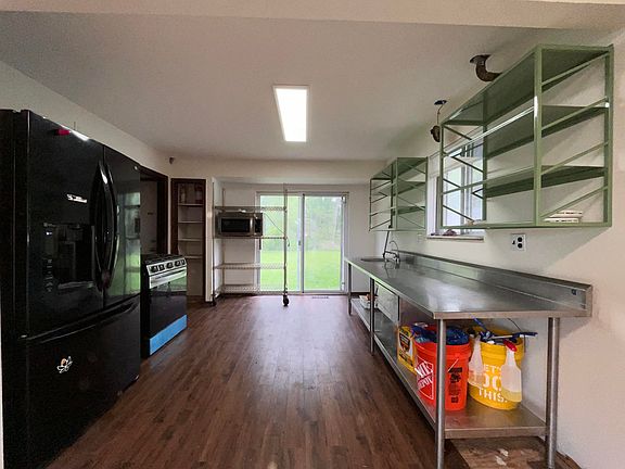 4th image of 21090 Westover Ave