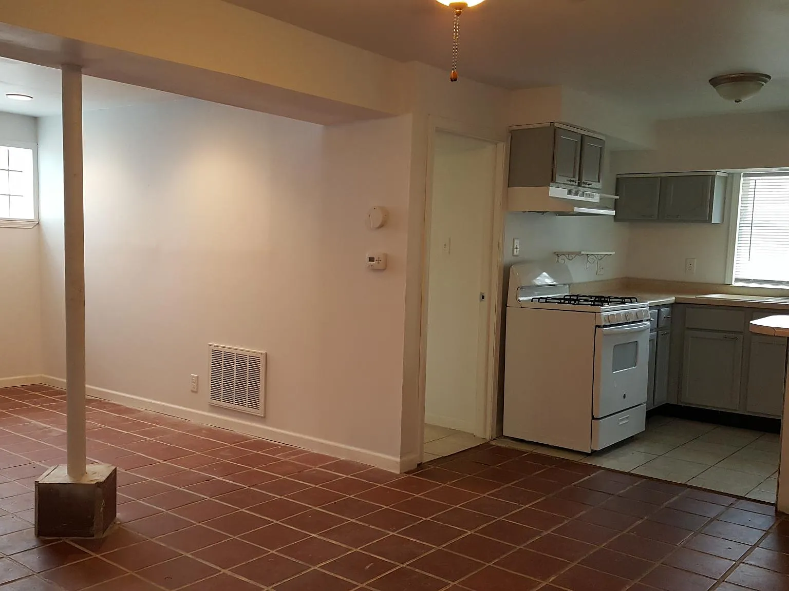 1 bed, 700 sqft, $800 — Photo 4