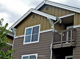 1696 25th Pl NE #303, Issaquah, WA