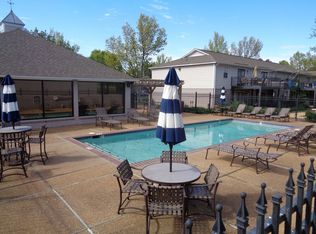 2112 Old Taylor Rd APT F1, Oxford, MS 38655