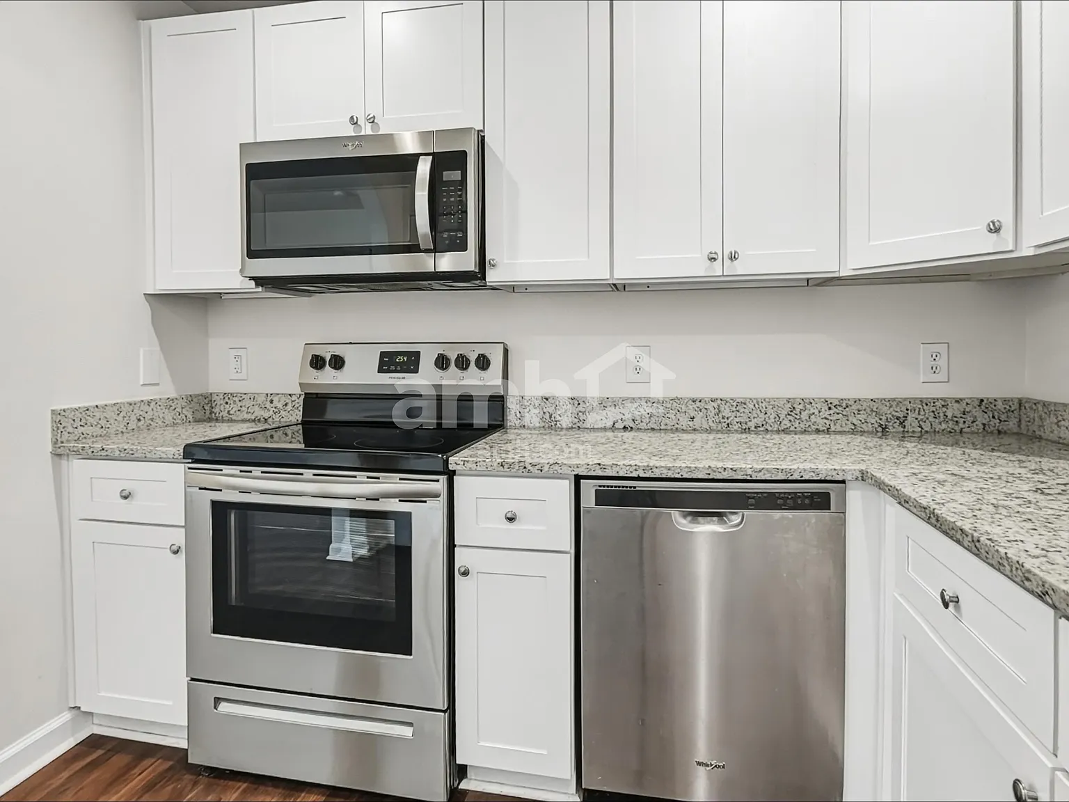 4 bed, 2.5 bath, 1664 sqft, $2,280 — Photo 3