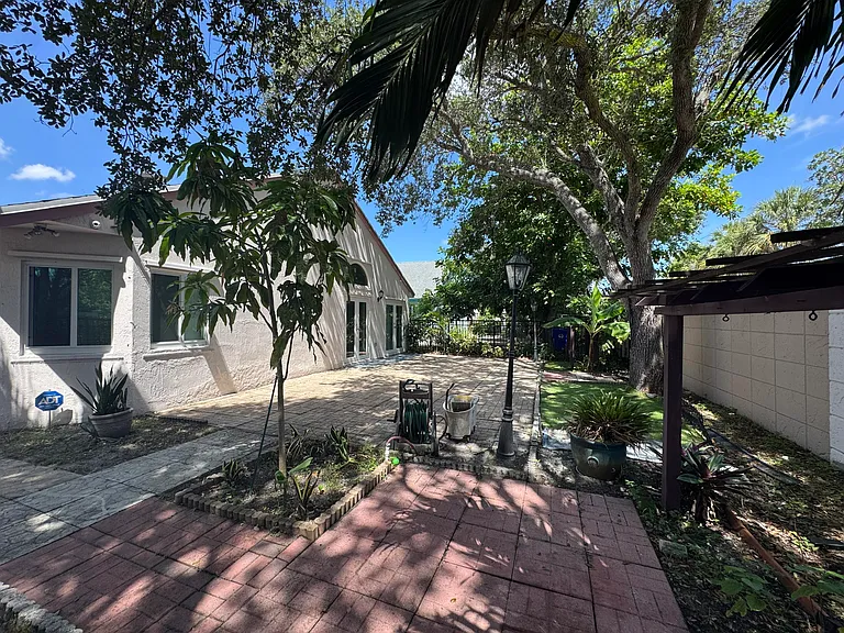 1038 W Jasmine Ln — Photo 16
