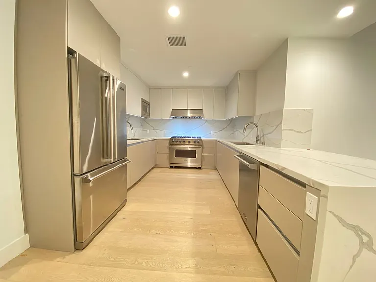 Reeves Place LA — Photo 50