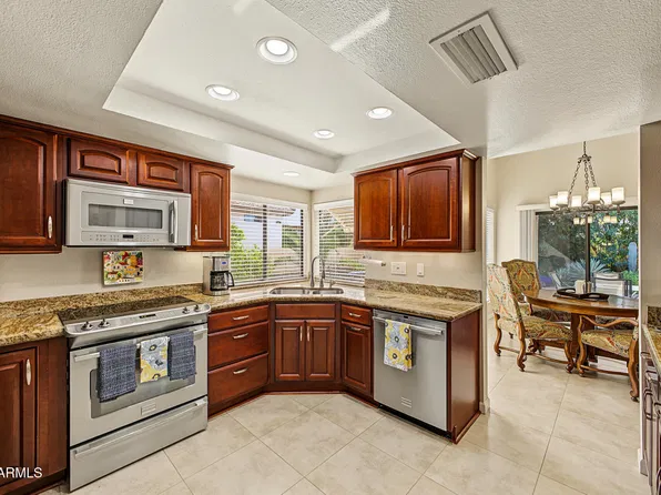 26006 S FOXGLENN Drive, Sun Lakes, AZ 85248