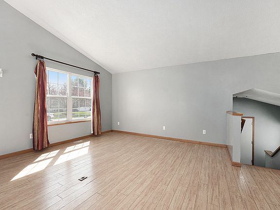 4th image of 2583 E Pine Ln