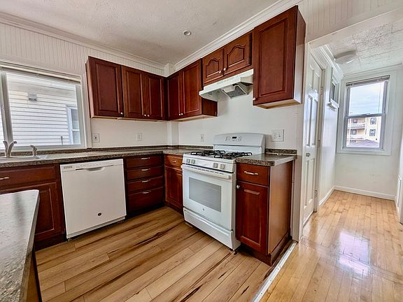 4th image of 41 Avon St #2