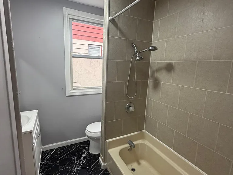 304 Glenwood Ave #1A — Photo 5