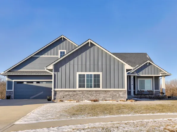 2314 Autumn Blaze Dr, Norwalk, IA 50211