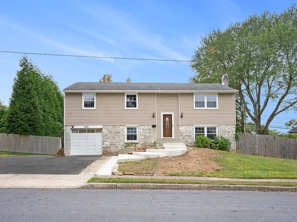 852 Lombardy Dr, Lansdale, PA 19446
