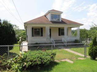 6 Redstone St, Republic, PA 15475