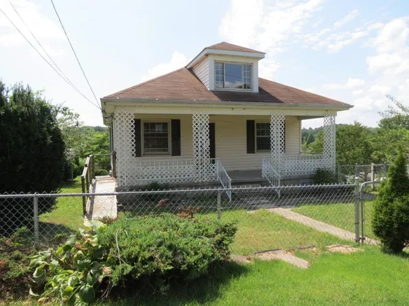 6 Redstone St, Republic, PA 15475