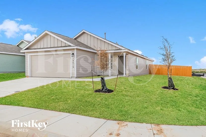 4 bed, 2.0 bath, 1627 sqft, $1,510 — Photo 2