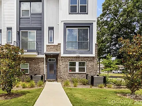 2 bed, 1742 sqft, $4,000 — Photo 3