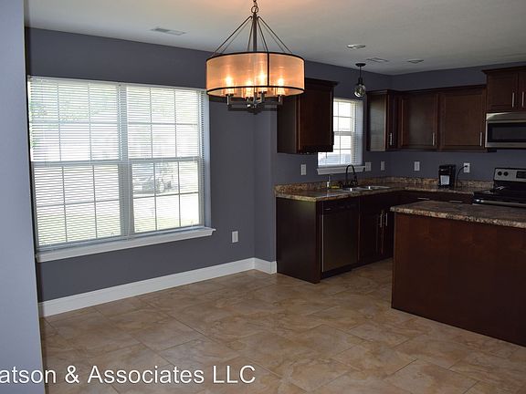 3rd image of 105 Rockhill Ct