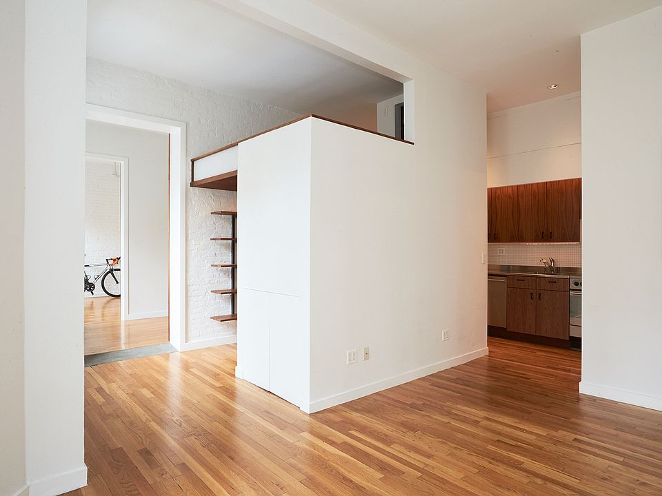 1st image of 260 W 21st St APT 2L