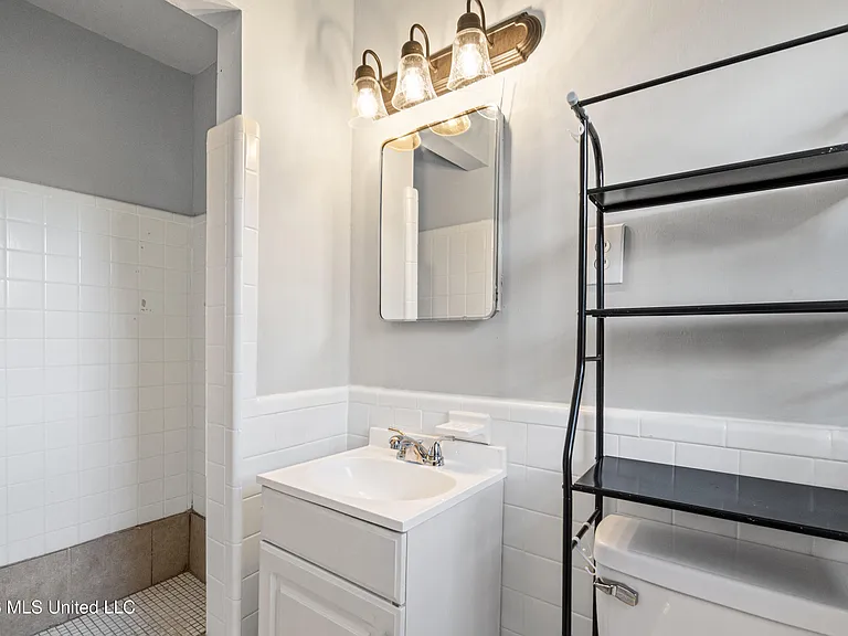 8846 Millbranch Rd — Photo 17