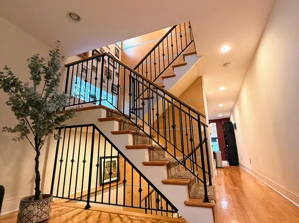 8 Carroll Place image 12 of 27