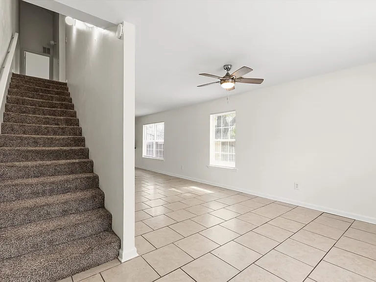 735 Putnam Dr #2 — Photo 3