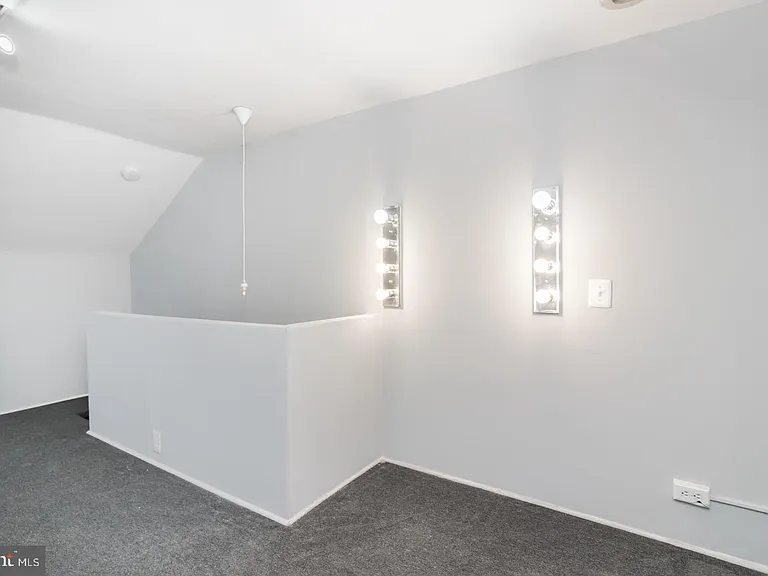 635 Chambers St — Photo 22