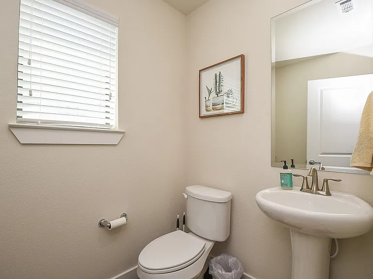 1204 Fowler St — Photo 12