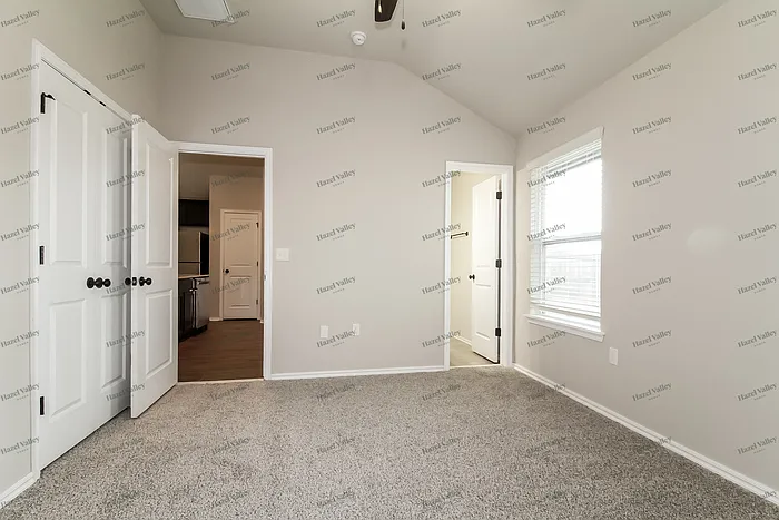 4724 Crystal Hill Dr — Photo 7