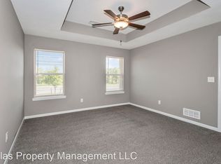 200 SW Laurel Dr UNIT 200L, Blue Springs, MO 64014