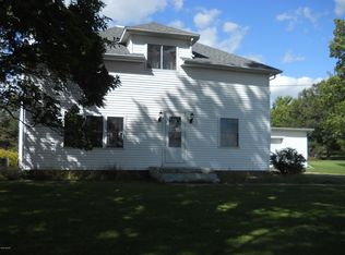 5505 E Lake Montcalm Rd, Edmore, MI 48829