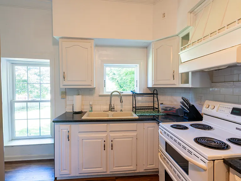 314 W Main St — Photo 4