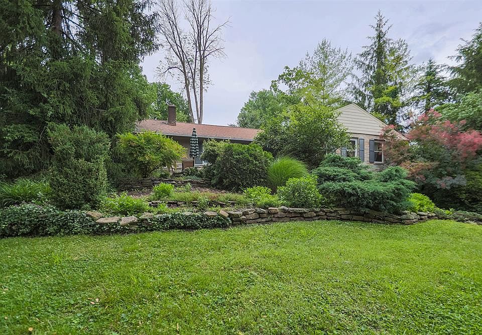 1st image of 330 Willowbrook Ln