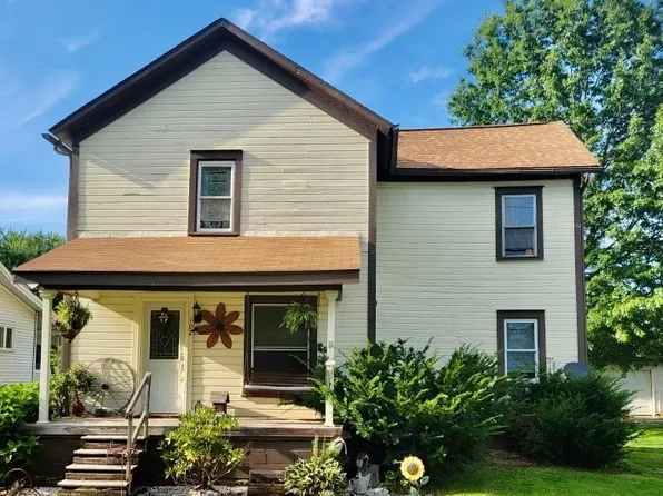 102 E Maple St SW, Stone Creek, OH 43840