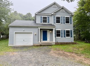 1632 Clover Rd, Long Pond, PA 18334