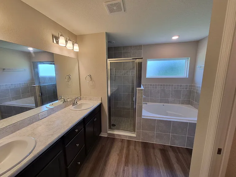 615 Bentley North Dr — Photo 16