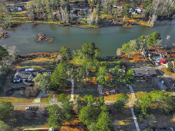 67th image of 134 Lake Bluff Drive