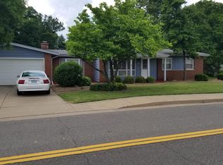 1201 Country Club Rd, Saint Charles, MO 63303