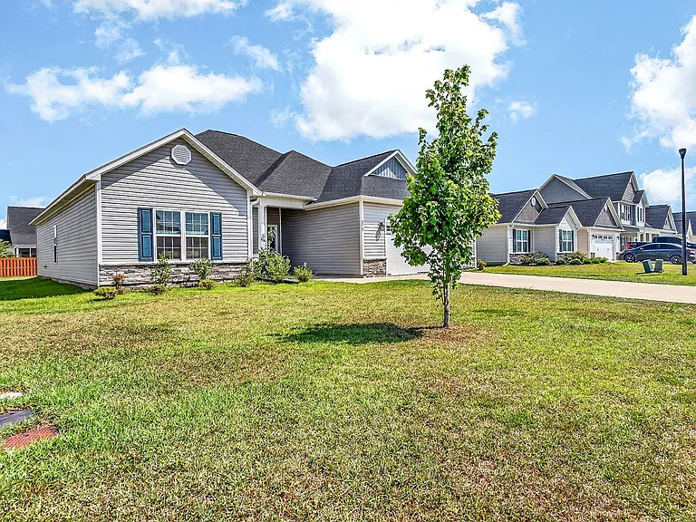 278 Crossroads Store Dr — Photo 2
