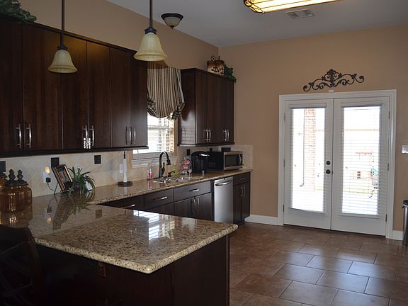3rd image of 292 Louis Emile Dr