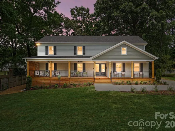 3800 Lovett Cir, Charlotte, NC 28210