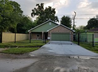 953 Benchfield Dr, Houston, TX 77091