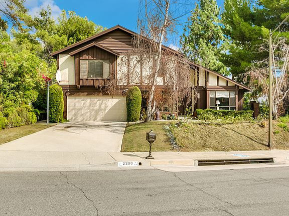 2nd image of 2200 Flintridge Dr