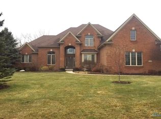 1140 Brookwoode Rd, Perrysburg, OH 43551